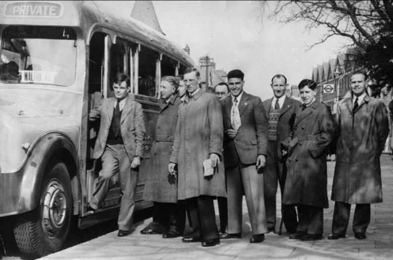 Turing en un paseo en autobús
